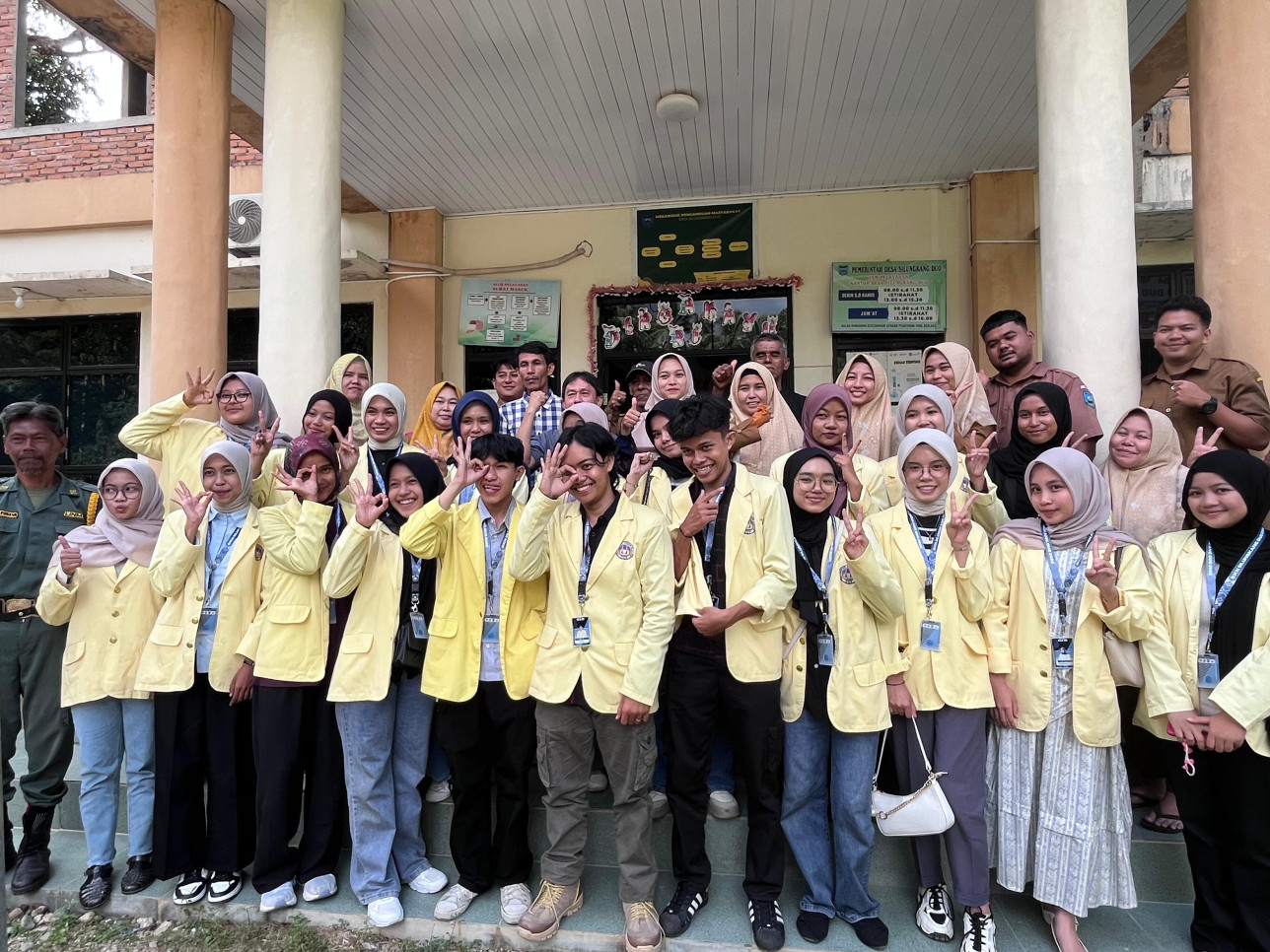 Pengantaran mahasiswa KKN UNP periode Juli Desember ke Desa Silungkang Duo. Kota Sawahlunto. DPL:  Drs. Etmi Hardi, M.Hum. (17/06/2025)