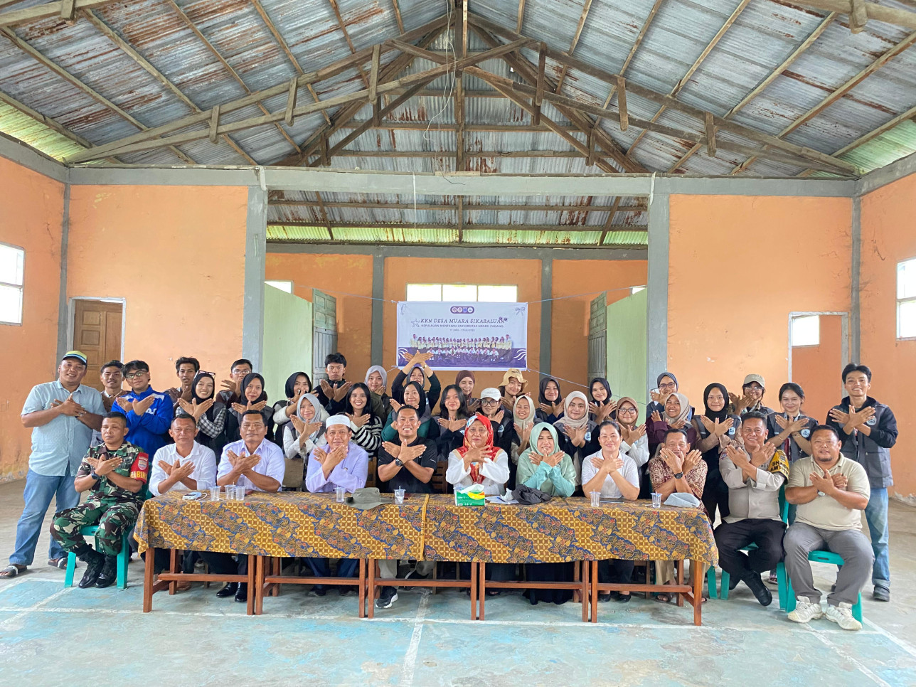 Pengantaran mahasiswa KKN UNP periode Juli Desember ke Desa Muaro Sikabaluan, Kab. Kepulauan Mentawai. DPL: Prof. Pakhrur Razi, S.Pd., M.Si., Ph.D (17/06/2025)