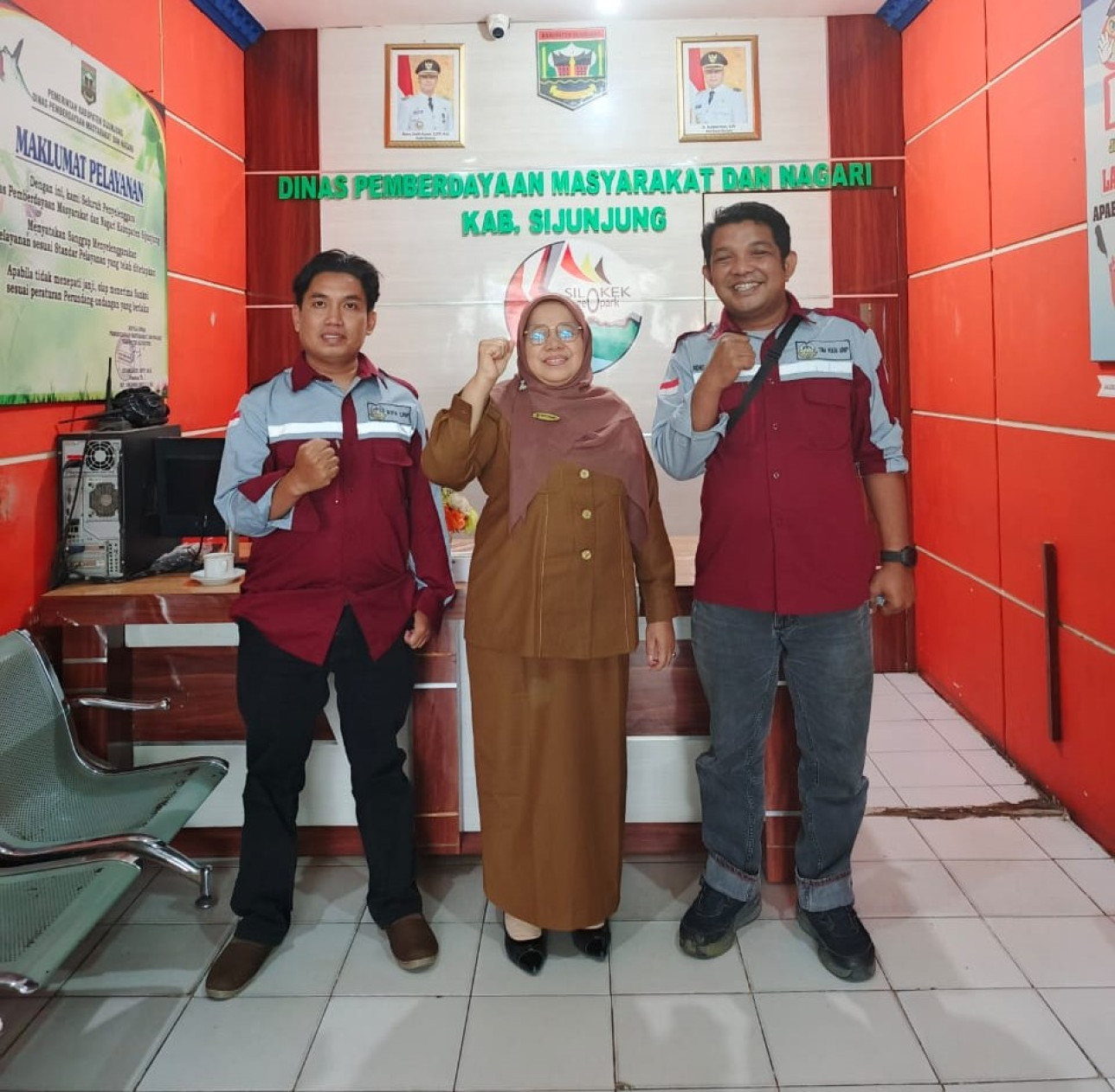 Monev Tim KKN UNP Juli-Desember di Kabupaten Sijunjung:  Dr. Ridho Bayu Yefterson, M.Pd. dan Rizal Kurniawan, S.Psi., M.A.(14/07/2025)