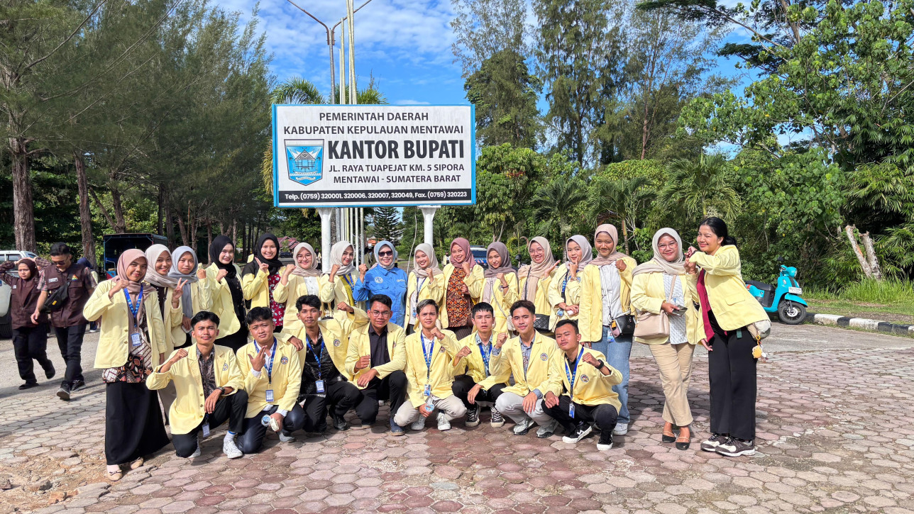 Pengantaran mahasiswa KKN UNP periode Juli Desember ke Desa Tua Paijat, Kab. Kepulauan Mentawai. DPL: Dr. Lise Asnur, S.Pd, M.Pd. (29/06/2025)