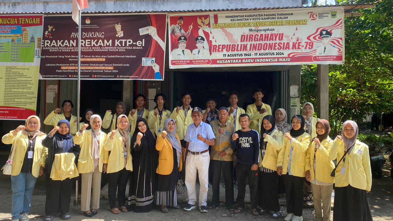 Monitoring KKN UNP Juli-Desember di Nagari Sikucua Tangah, Kab. Padang Pariaman. Prof. Dr. Rakimahwati, M.Pd. (15/07/2025)
