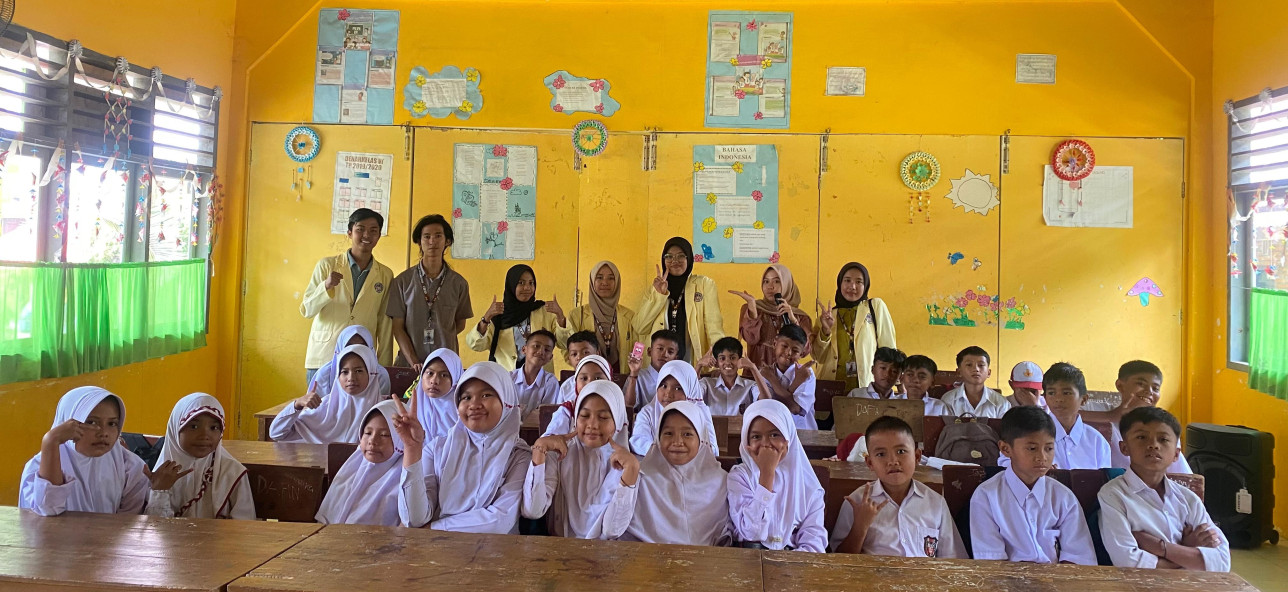 Aktivitas KKN UNP Juli-Desember di Nagari Sikucua Tangah, Kab Padang Pariaman: Sosialisasi Anti Bullying. Prof. Dr. Rakimahwati, M.Pd. (15/07/2025)