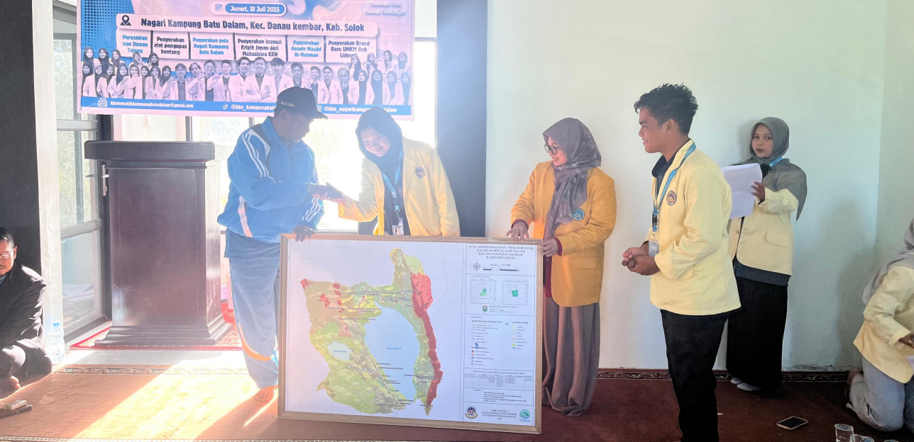 Aktivitas KKN UNP Juli-Desember di Nagari Kampung Batu Dalam, Kab. Solok: Membuat Peta Nagari. DPL: Dr. Indah Muliati, S.PdI, M.Ag. (17/07/2025)
