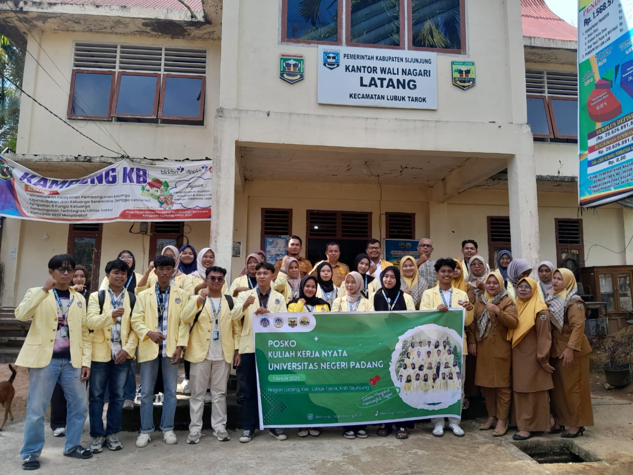 Pengantaran mahasiswa KKN UNP periode Juli Desember ke Nagari Latang. Kab. Sijunjung. DPL:  Dr. Dori Yuvenda, S.Pd., M.T. IPP. (17/06/2025)