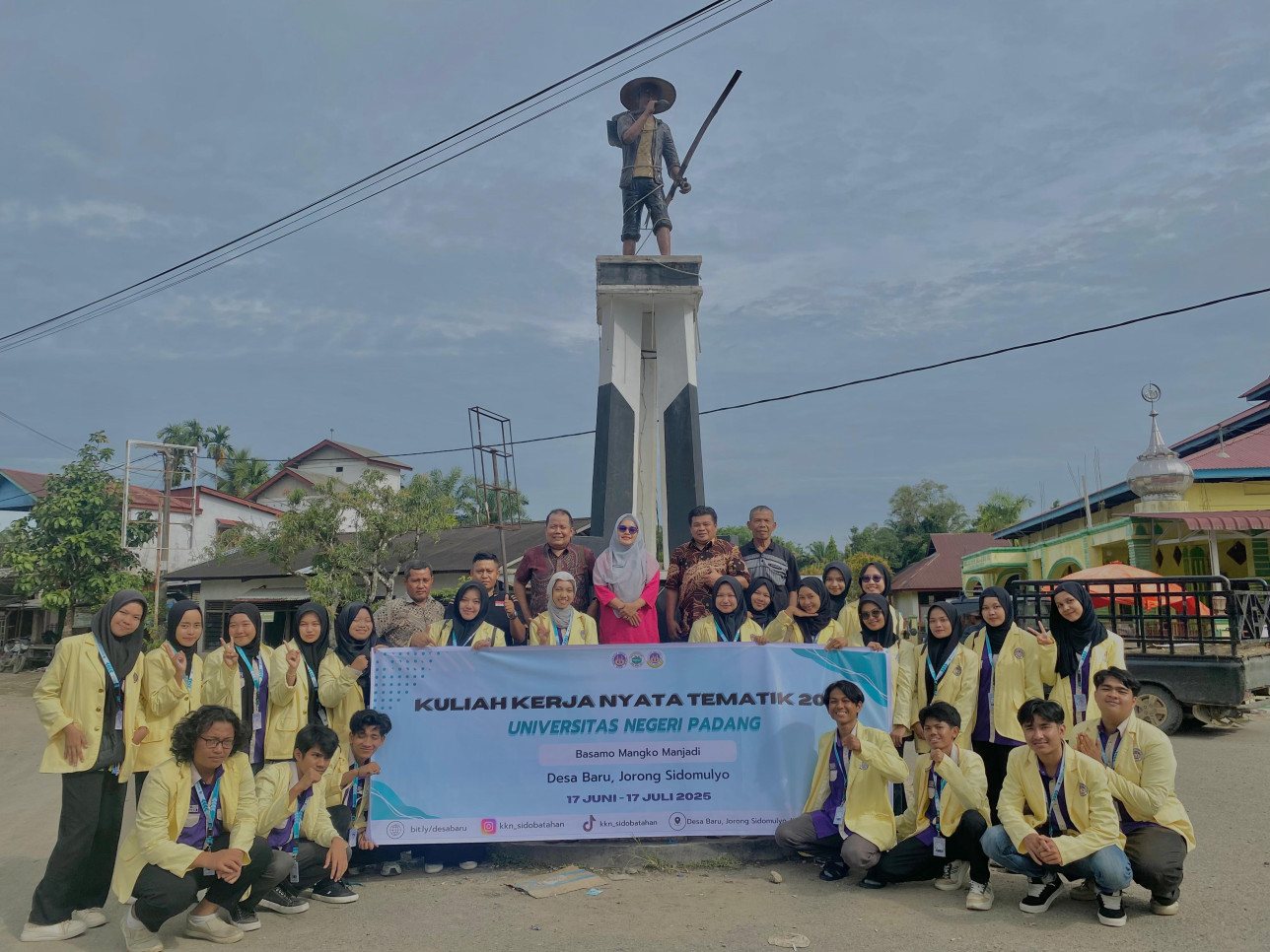 Pengantaran mahasiswa KKN UNP periode Juli Desember ke Nagari Desa Baru, Kab. Pasaman Barat. DPL: Prof. Dr. Asrizal, M.Si. (17/06/2025)