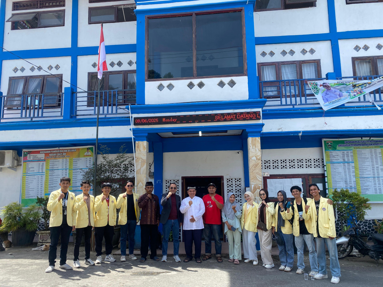 Survey awal dan konsolidasi Program KKN periode Juli Desember di Nagari Sulit Air Kab. Solok. Dr. Muhammad Adri, S.Pd, MT. (09/06/2025)