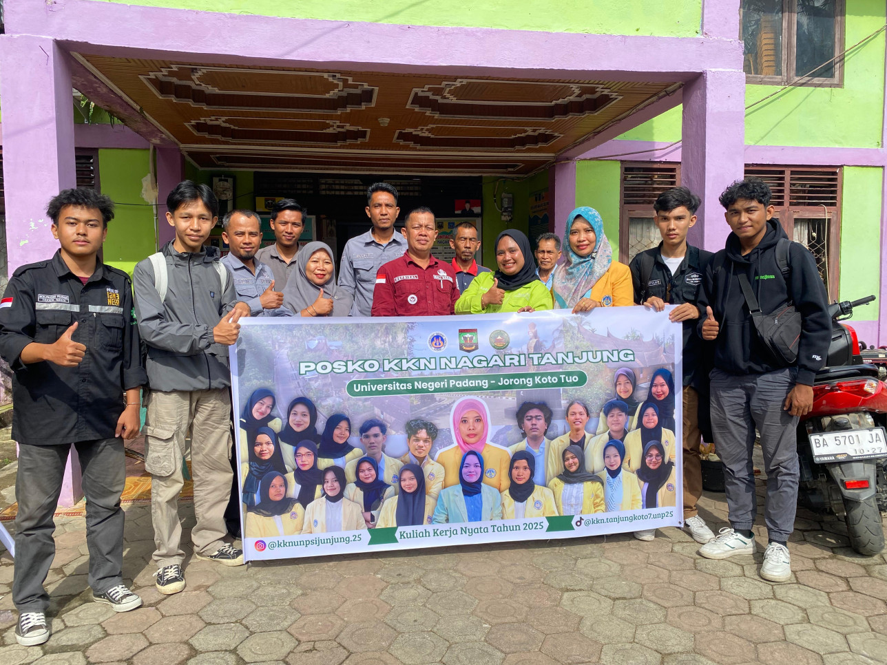 Pengantaran mahasiswa KKN UNP periode Juli Desember ke Nagari Nagari Tanjung 3 . Kab. Sijunjung. DPL:   Dr. Ika Parma Dewi,S.Pd., M.Pd.T. (17/06/2025)
