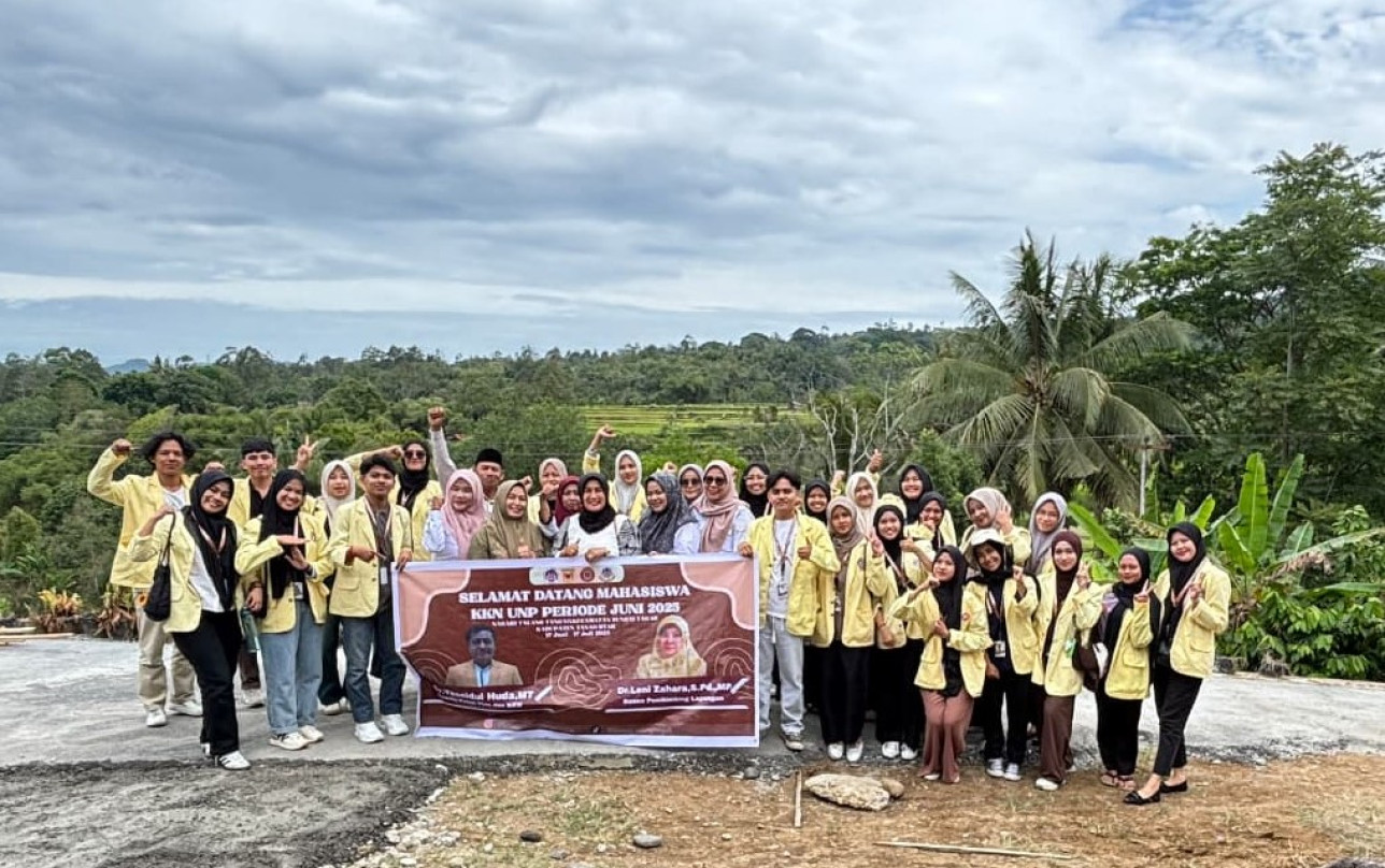 Pengantaran mahasiswa KKN UNP periode Juli Desember ke Nagari Batu Balantiak, Kab. 50 Kota. DPL:  Dr. Leni Zahara,S.Pd.,MP (17/06/2025)