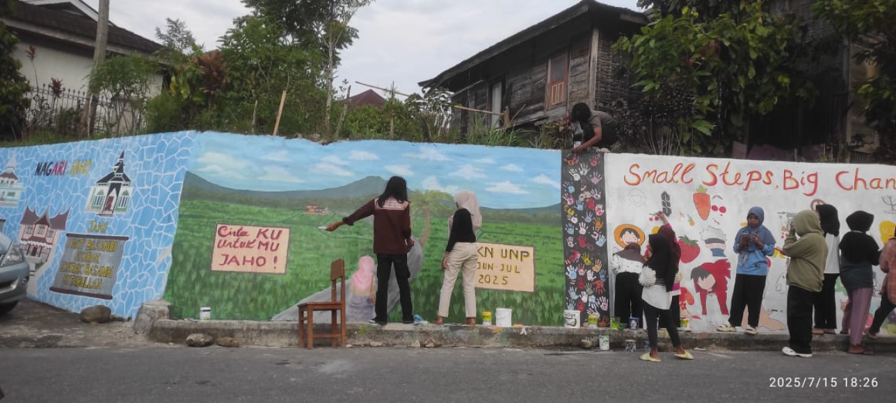 Aktivitas KKN UNP Juli-Desember di Nagari Jaho, Kab. Tanah Datar: Pembuatan Mural Nagar. DPL:  Dr. Syeilendra, S.Kar, M. Hum. (15/07/2025)